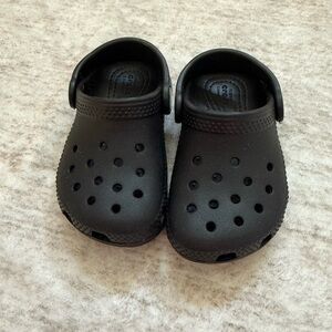 Black crocs C6